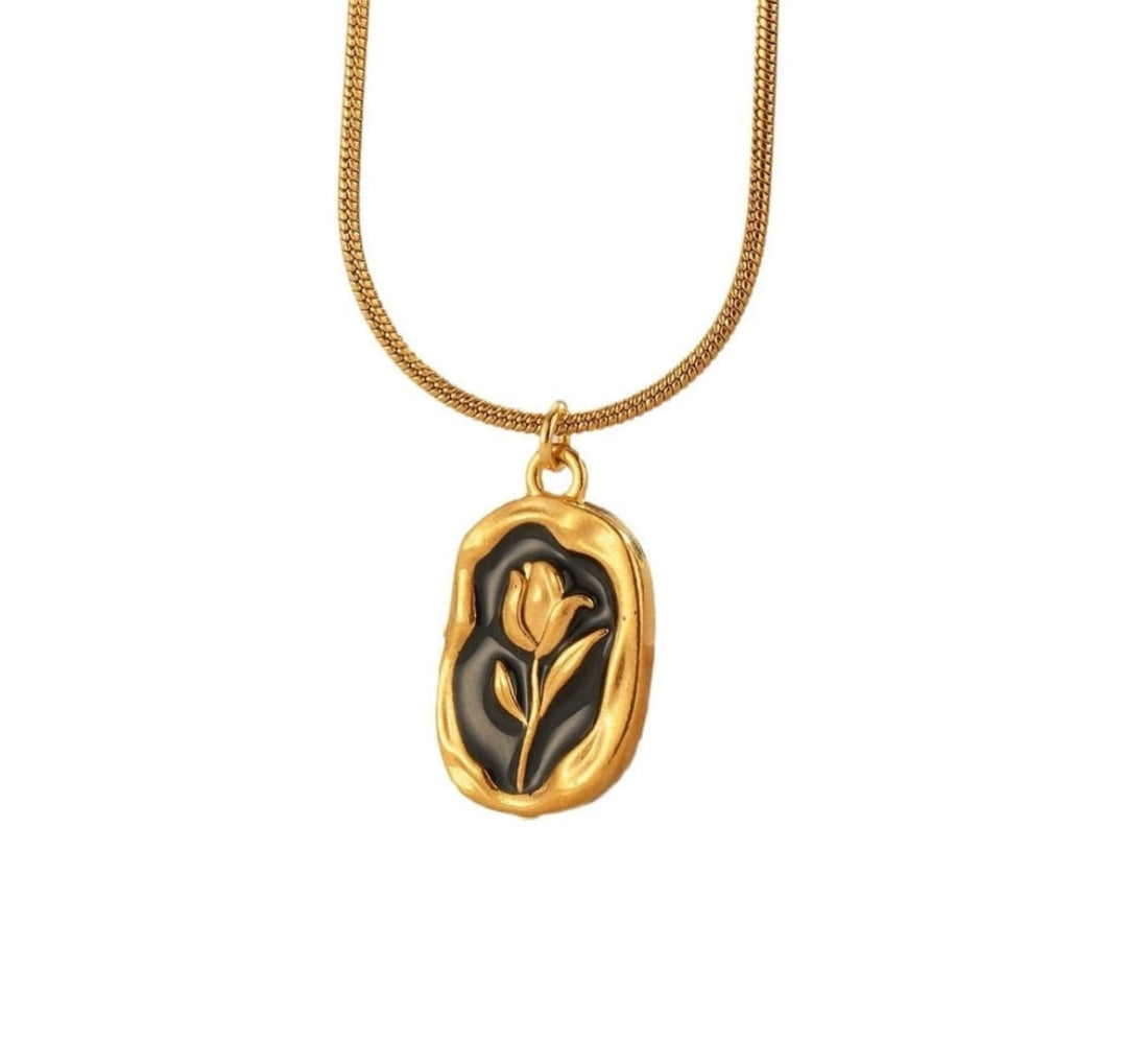✨Gold Floral Black Enamel Chain Pendant ✨